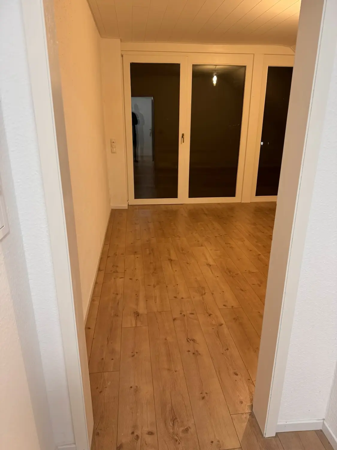 Runkel & Helbich Immobilien - Traumhafte Dachgeschosswohnung mit Panoramablick ins Wiedtal